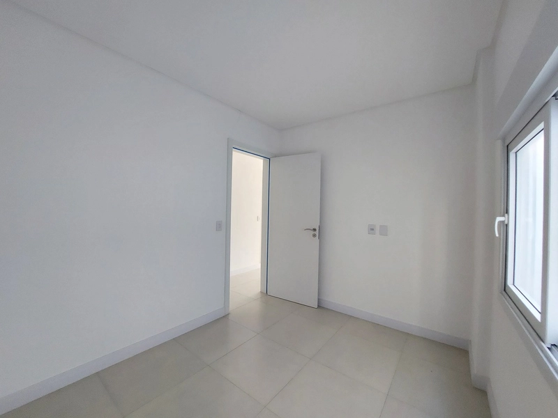 Amplo apartamento 3 dormitórios,1 suite,de frente, ZN, Capão da Canoa.: 13ª foto da galeria de imagens do imóvel