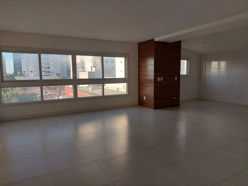 Amplo apartamento 3 dormitórios,1 suite,de frente, ZN, Capão da Canoa.