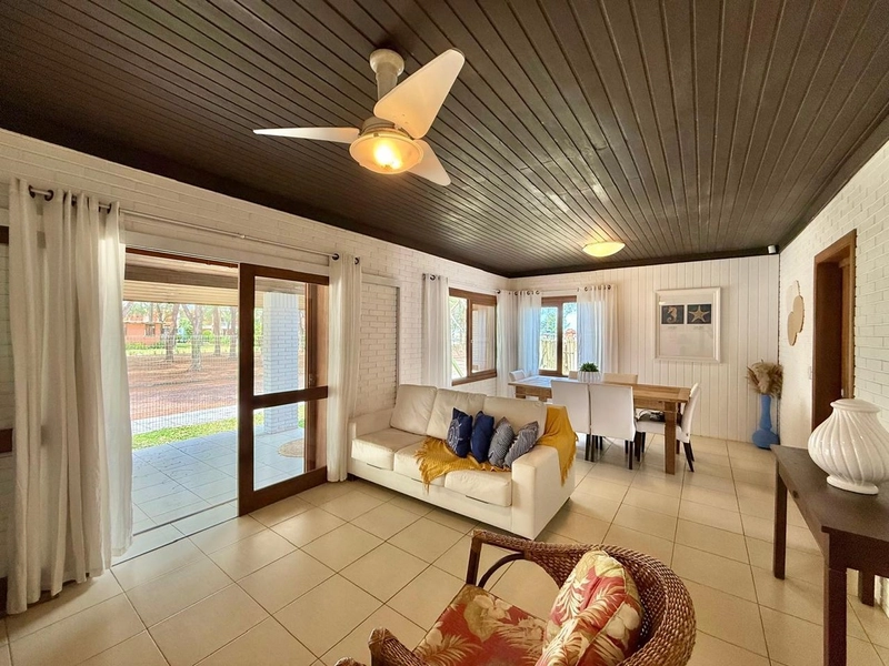 Casa 5 dormitórios, 3 banheiros, 3 quadras do Mar, Atlântida Xangri-lá: 24ª foto da galeria de imagens do imóvel