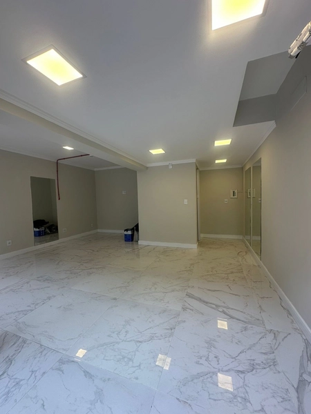 Excelente lojas comerciais, a 01 quadra do mar Centro Capão da Canoa: 3ª foto da galeria de imagens do imóvel