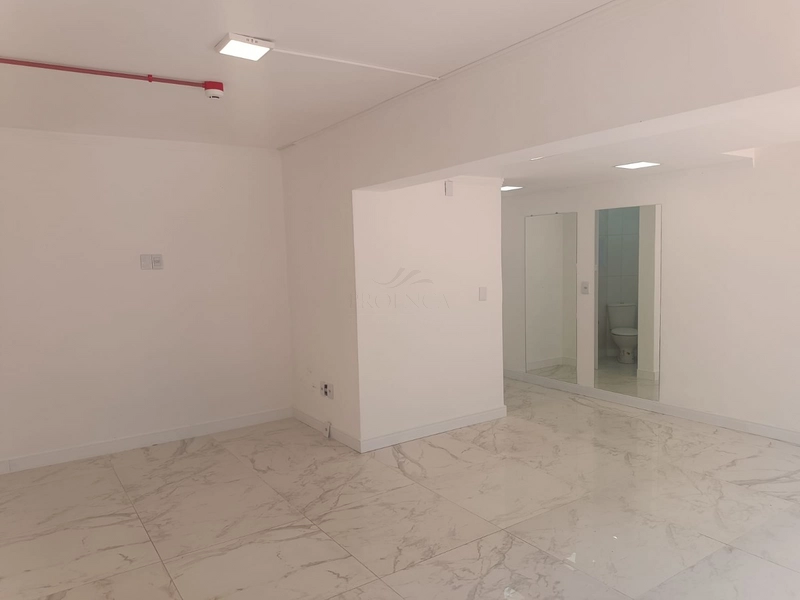 Excelente lojas comerciais, a 01 quadra do mar Centro Capão da Canoa: 8ª foto da galeria de imagens do imóvel