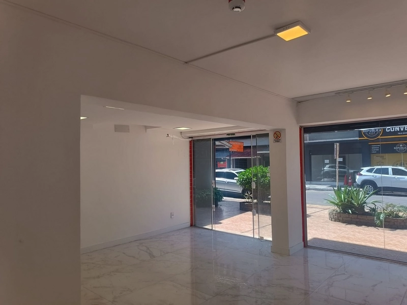 Excelente lojas comerciais, a 01 quadra do mar Centro Capão da Canoa: 14ª foto da galeria de imagens do imóvel
