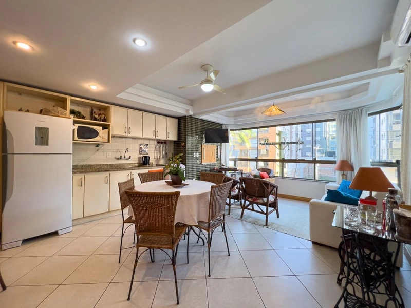 Apartamento de 2 dormitórios, 1 suíte,sacada, vista mar,Capão da Canoa: 7ª foto da galeria de imagens do imóvel