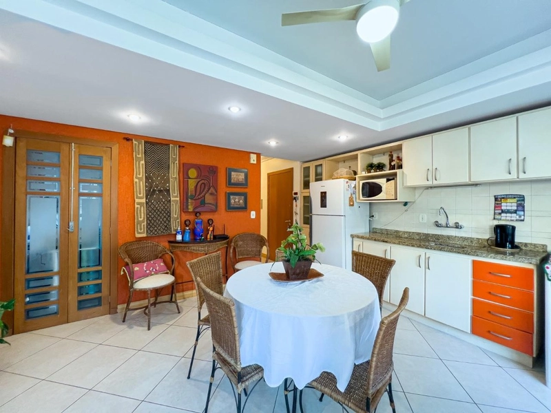 Apartamento de 2 dormitórios, 1 suíte,sacada, vista mar,Capão da Canoa: 4ª foto da galeria de imagens do imóvel