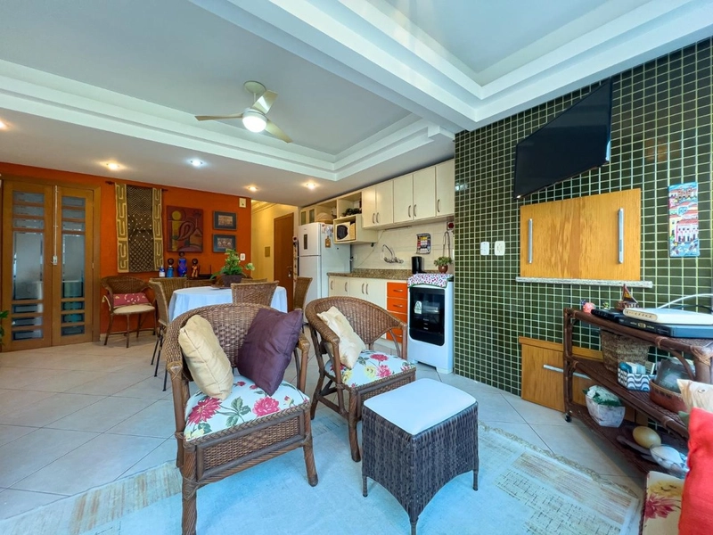 Apartamento de 2 dormitórios, 1 suíte,sacada, vista mar,Capão da Canoa: 3ª foto da galeria de imagens do imóvel