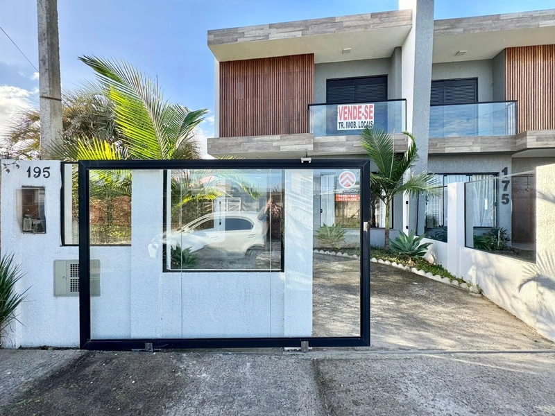 SOBRADO MOBILIADO PRÓXIMO AO MAR - CAPÃO DA CANOA: 1ª foto da galeria de imagens do imóvel