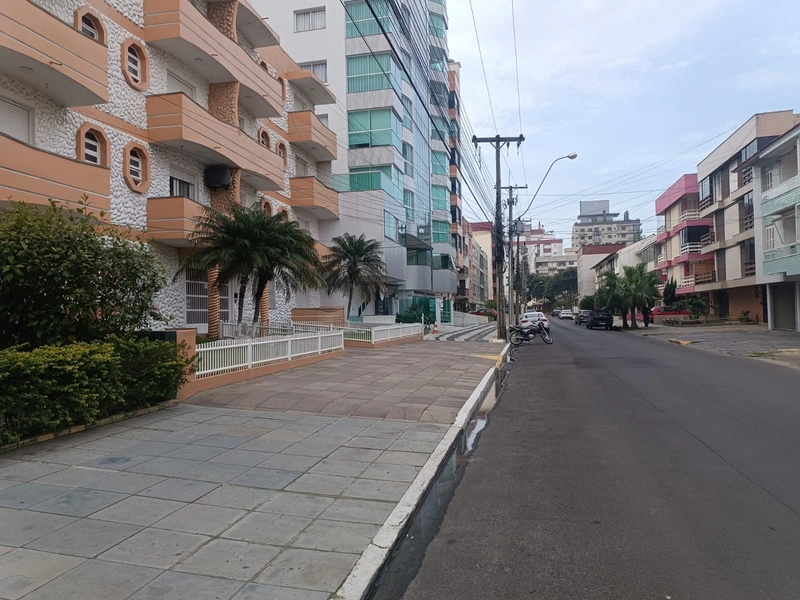 03 dormitórios Térreo no Centro, 02 quadras do Mar Locação Temporada: 7ª foto da galeria de imagens do imóvel