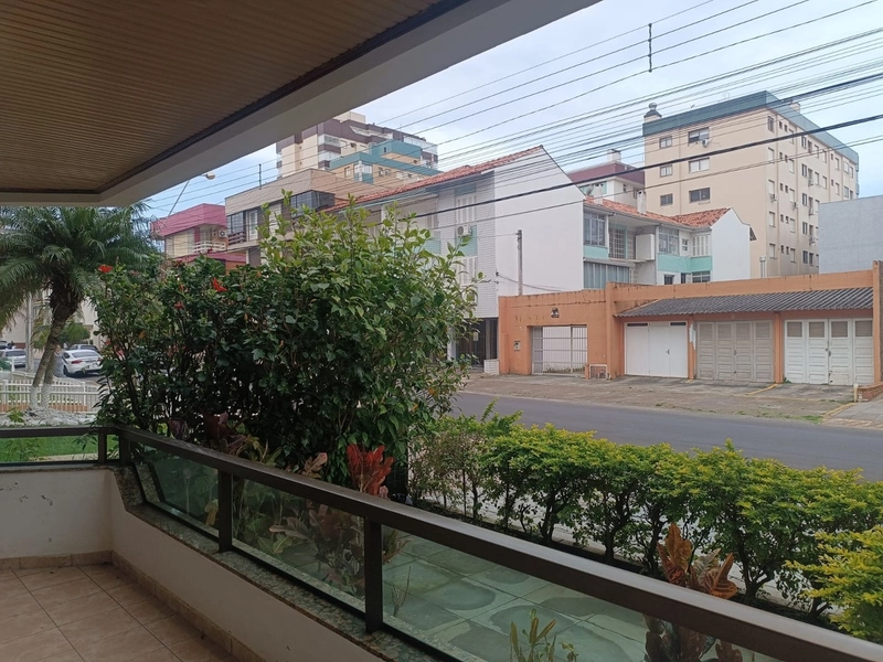 03 dormitórios Térreo no Centro, 02 quadras do Mar Locação Temporada: 1ª foto da galeria de imagens do imóvel