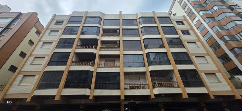 Excelente apartamento 01 dormitório meia quadra do mar Temporada: 2ª foto da galeria de imagens do imóvel