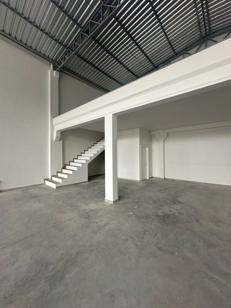 Loja comercial com 300m² de área Av. Rudá centro Capão da Canoa: 12ª foto da galeria de imagens do imóvel