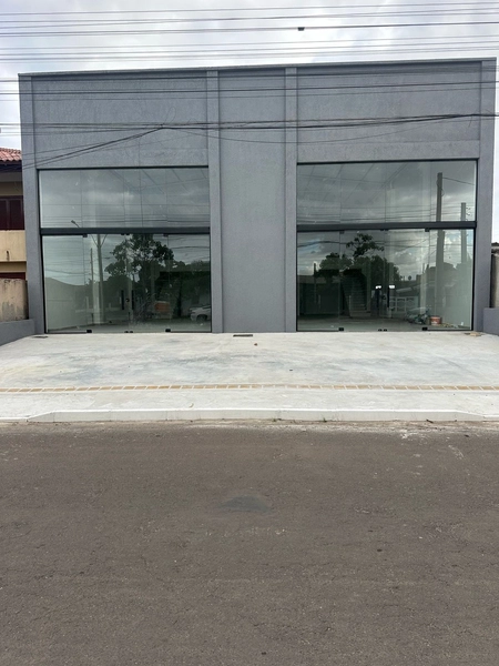 Loja comercial com 300m² de área Av. Rudá centro Capão da Canoa: 1ª foto da galeria de imagens do imóvel