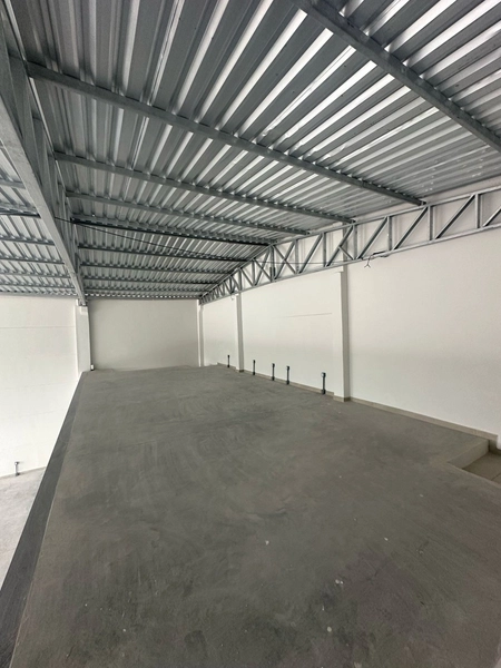 Loja comercial com 300m² de área Av. Rudá centro Capão da Canoa: 4ª foto da galeria de imagens do imóvel