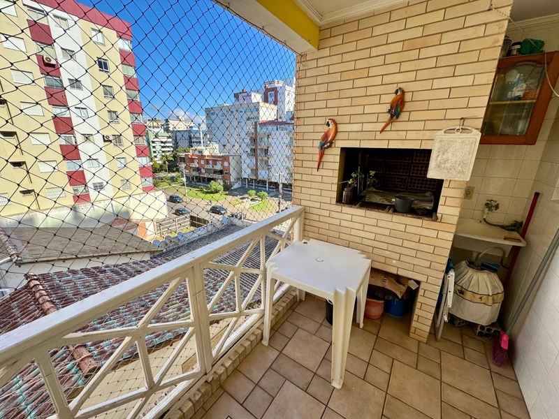 APARTAMENTO 2 QUARTOS JUNTO A PRAÇA FLAVIO BOIANOVSKI