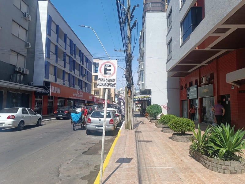 Excelente loja comercial centrinho de Capão da Canoa: 6ª foto da galeria de imagens do imóvel