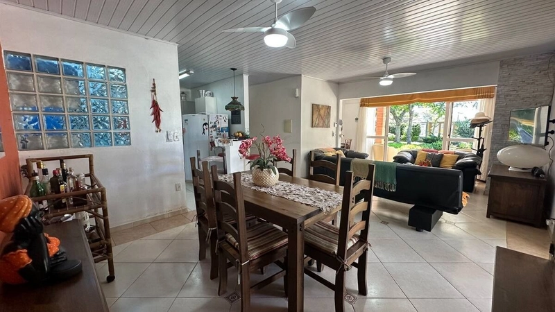 Excelente casa a venda bairro Araça próxima do mar Capão da Canoa: 10ª foto da galeria de imagens do imóvel