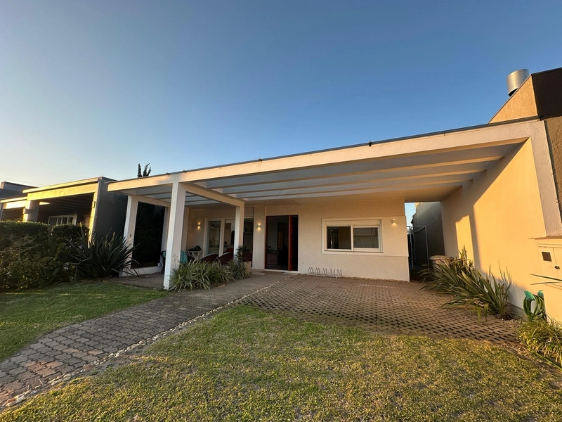 Excelente Casa térrea à venda no Condomínio Riveira Xangri-lá: 3ª foto da galeria de imagens do imóvel