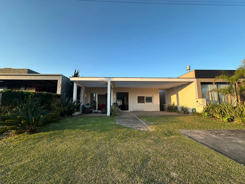 Excelente Casa térrea à venda no Condomínio Riveira Xangri-lá: 2ª foto da galeria de imagens do imóvel
