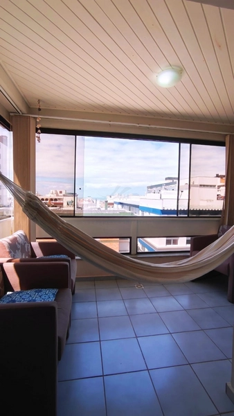 Apartamento 02 dormitórios /01 suite com ar condicionado e garagem