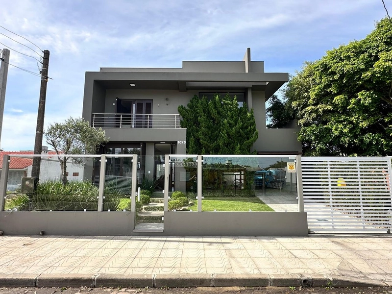 Sobrado à venda com 220m², 3 dormitórios, 1 suíte, Centro Xangrilá: 1ª foto da galeria de imagens do imóvel