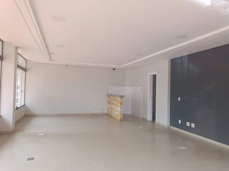Excelente ponto comercial com 58 m² privativos de esquina: 2ª foto da galeria de imagens do imóvel