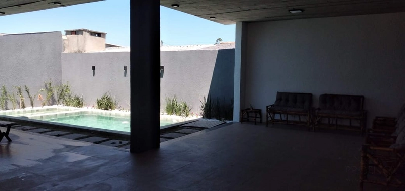 Linda Casa 03 dormitórios com piscina, Capão da Canoa Temporada: 15ª foto da galeria de imagens do imóvel
