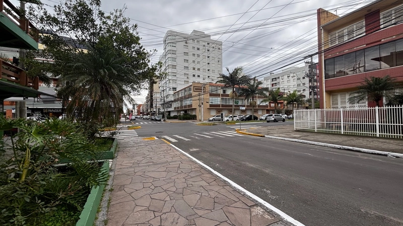 Loja Comercial com 46m² privativos Rua Sepé Centro Capão da Canoa: 1ª foto da galeria de imagens do imóvel