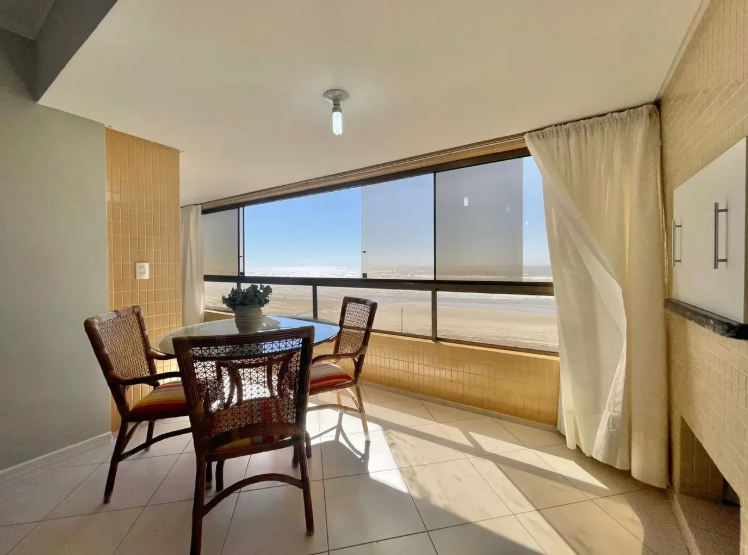 Apartamento 02 dormitórios 02 box frente para o Mar em Capão da Canoa: 1ª foto da galeria de imagens do imóvel