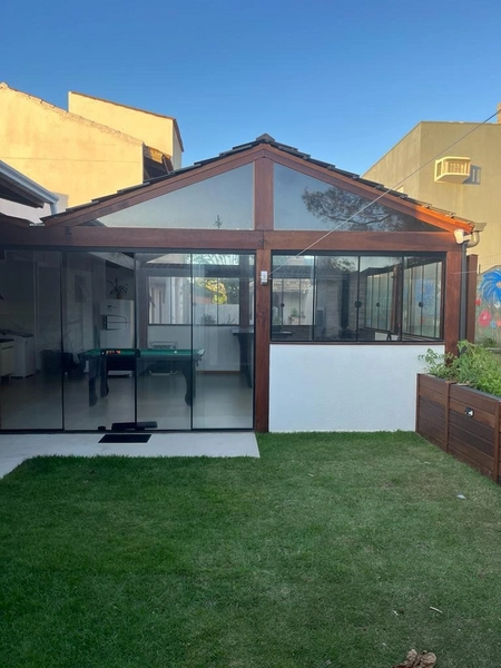 Chalé de praia 03 dormitórios todos sendo suíte com ar condicionado: 12ª foto da galeria de imagens do imóvel