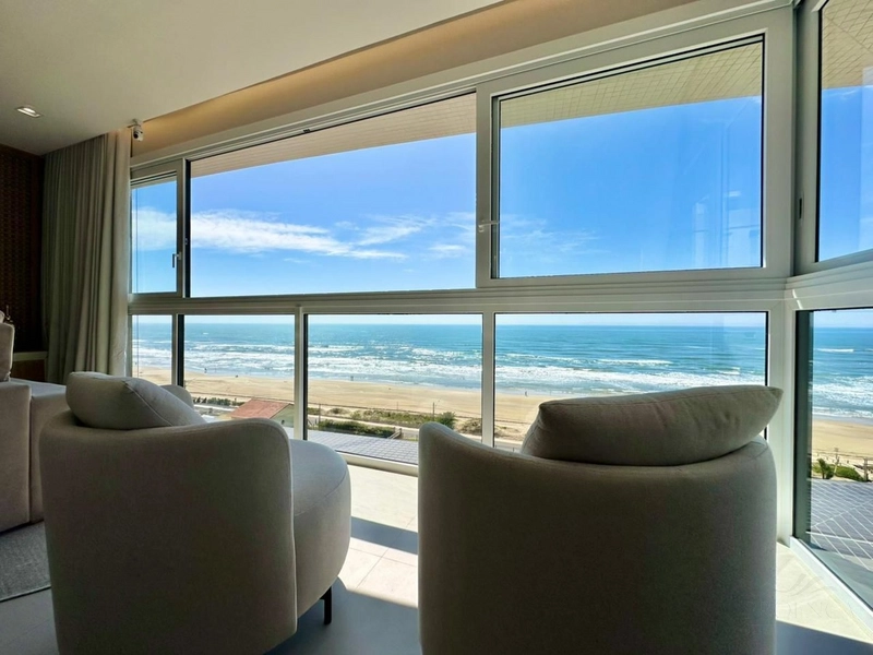 Apartamento 04 dormitórios na Beira-Mar em Capão da Canoa