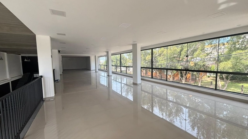 Prédio Comercial com 400m² ideal para instalação de sua Empresa: 17ª foto da galeria de imagens do imóvel