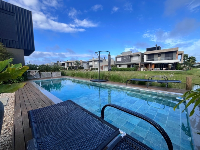 SOBRADO BEIRA DE LAGO CONDOMINIO FECHADO CAPÃO ILHAS RESORT: 5ª foto da galeria de imagens do imóvel