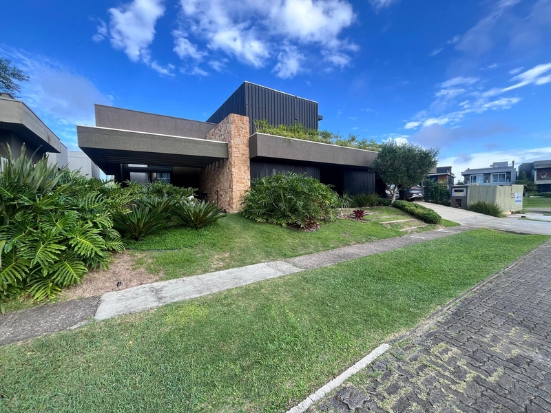 SOBRADO BEIRA DE LAGO CONDOMINIO FECHADO CAPÃO ILHAS RESORT: 3ª foto da galeria de imagens do imóvel