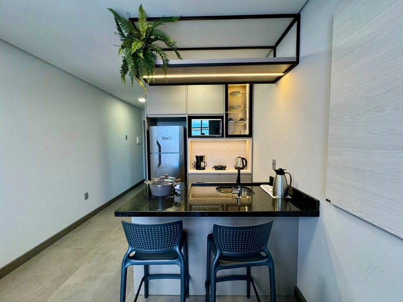 LOFT MOBILIADO E DECORADO EM ATLÂNTIDA: 3ª foto da galeria de imagens do imóvel