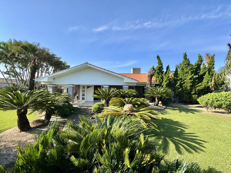 CASA TÉRREA EM REGIÃO NOBRE DE XANGRI-LÁ!: 2ª foto da galeria de imagens do imóvel