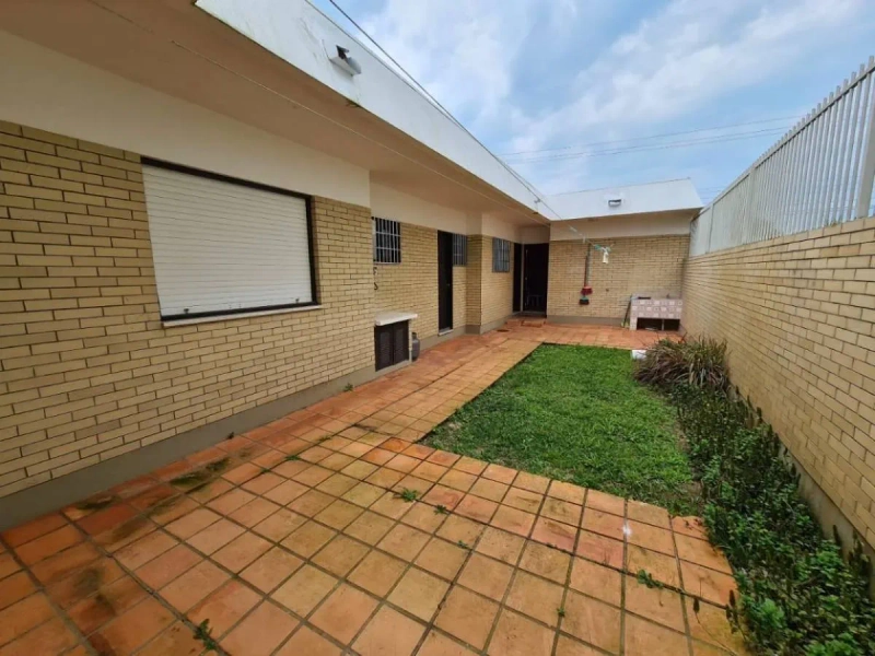 CASA EM ATLÂNTIDA - 04 DORMITÓRIOS: 5ª foto da galeria de imagens do imóvel