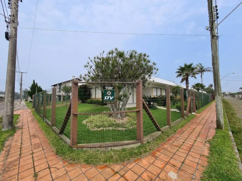 CASA EM ATLÂNTIDA - 04 DORMITÓRIOS: 3ª foto da galeria de imagens do imóvel