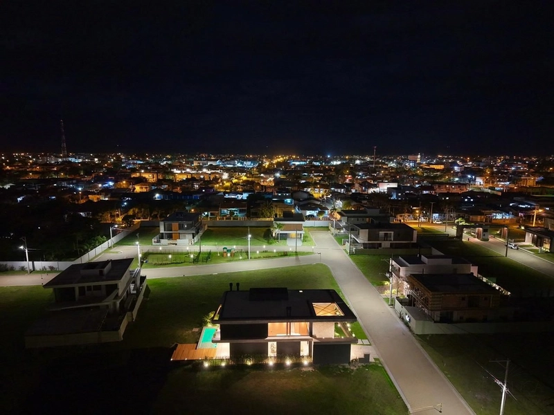 SOBRADO À BEIRA LAGO - ALTO PADRÃO - MOBILIADO & DECORADO: 54ª foto da galeria de imagens do imóvel