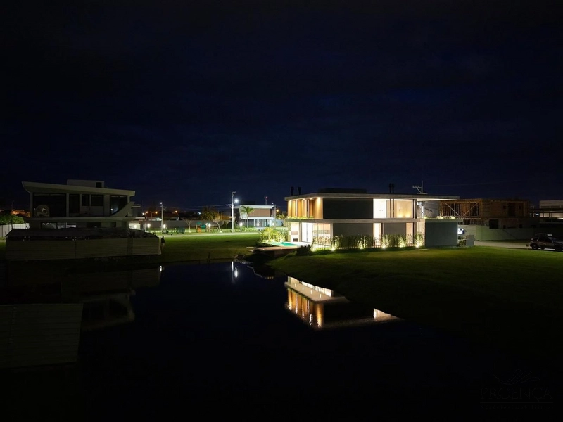 SOBRADO À BEIRA LAGO - ALTO PADRÃO - MOBILIADO & DECORADO: 58ª foto da galeria de imagens do imóvel