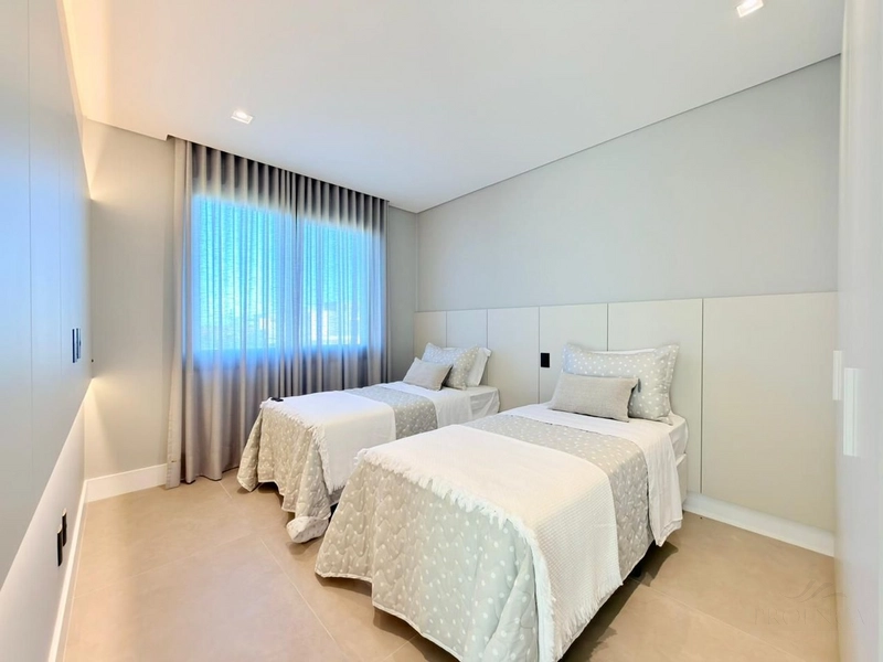 SOBRADO À BEIRA LAGO - ALTO PADRÃO - MOBILIADO & DECORADO: 25ª foto da galeria de imagens do imóvel