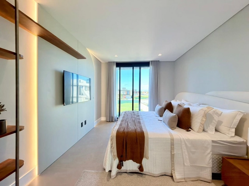 SOBRADO À BEIRA LAGO - ALTO PADRÃO - MOBILIADO & DECORADO: 27ª foto da galeria de imagens do imóvel