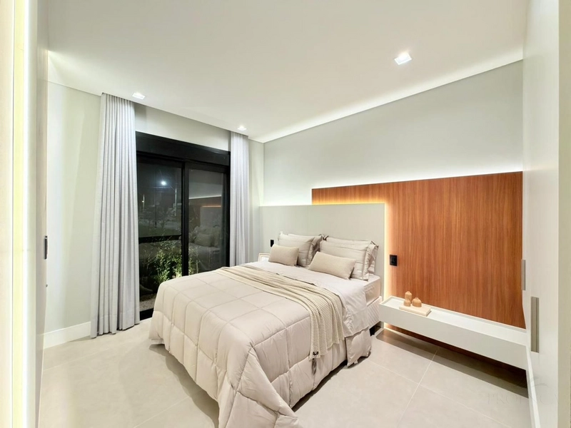 SOBRADO À BEIRA LAGO - ALTO PADRÃO - MOBILIADO & DECORADO: 45ª foto da galeria de imagens do imóvel