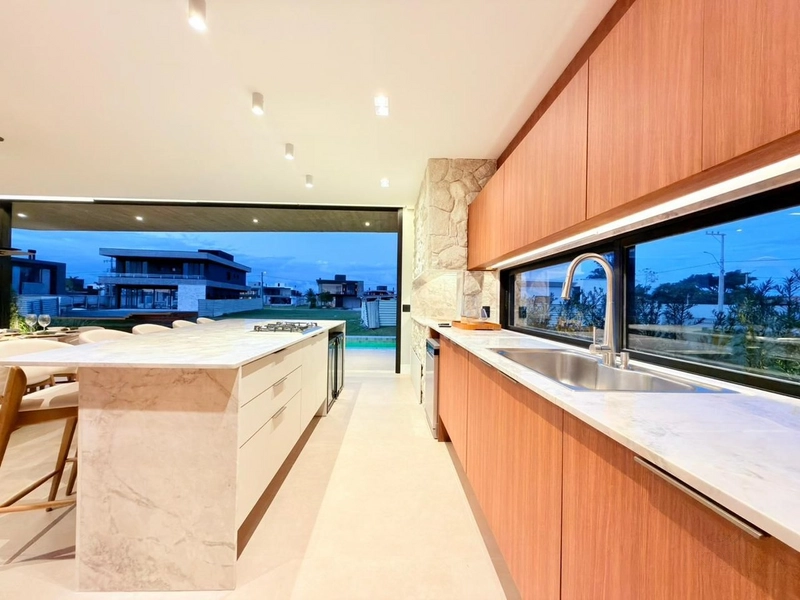 SOBRADO À BEIRA LAGO - ALTO PADRÃO - MOBILIADO & DECORADO: 40ª foto da galeria de imagens do imóvel