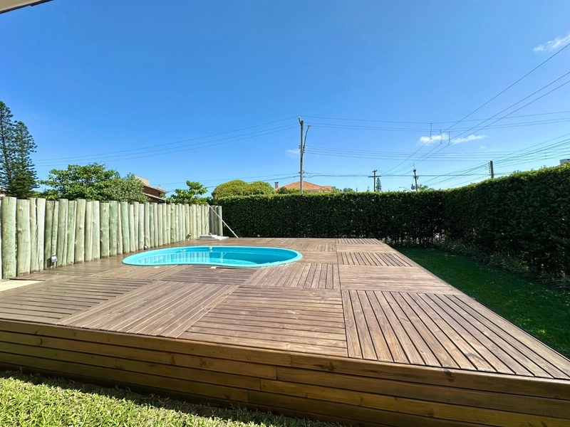 SOBRADO COM PISCINA NO CENTRO DE ATLÂNTIDA: 18ª foto da galeria de imagens do imóvel
