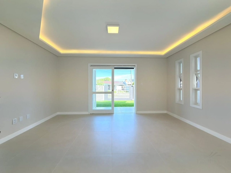 CASA TÉRREA NO CENTRO DE XANGRI-LÁ, FRENTE LESTE, DIVISA COM ATLÂNTIDA: 13ª foto da galeria de imagens do imóvel