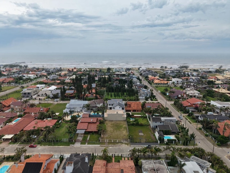 TERRENO À VENDA EM ATLÂNTIDA - APENAS 890 MIL: 4ª foto da galeria de imagens do imóvel