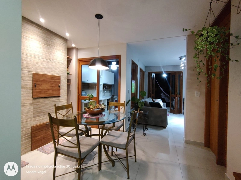 Linda casa 03 dormitórios 300m da praia Capão da Canoa Temporada: 4ª foto da galeria de imagens do imóvel