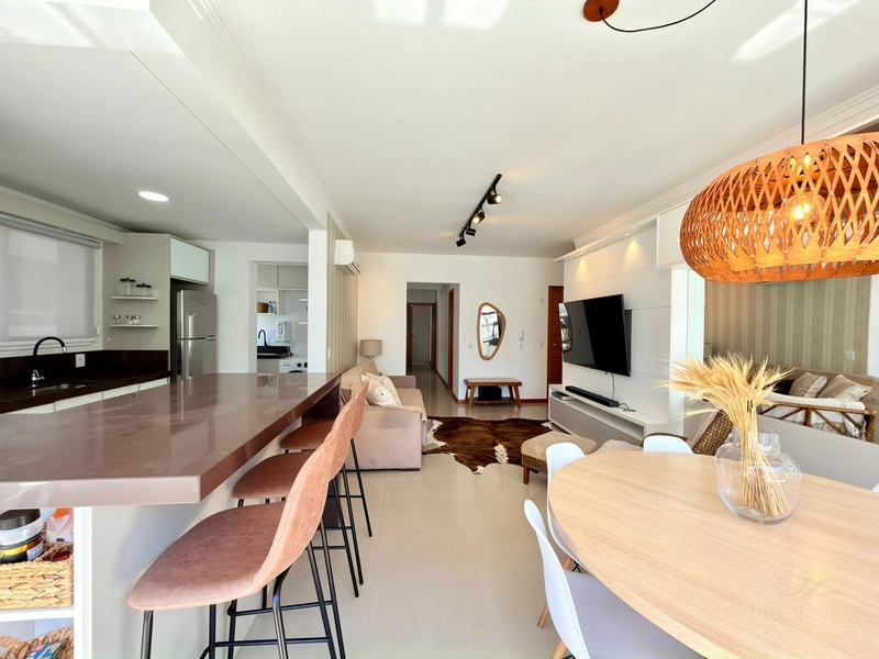 APARTAMENTO NO BAIRRO NAVEGANTES, ENTRE A PRAÇA TIARAJU E A AVENIDA UB: 9ª foto da galeria de imagens do imóvel