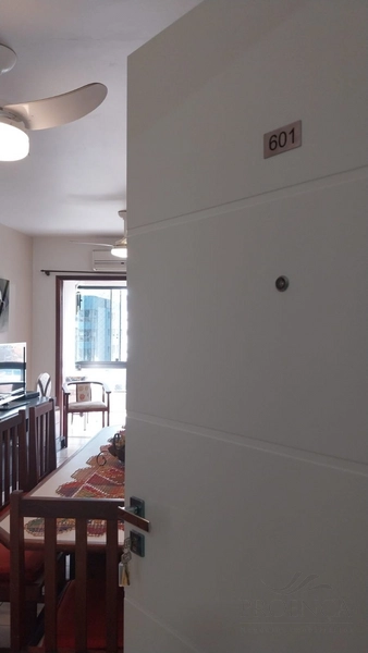 APARTAMENTO 2 DORMITÓRIOS E SACADA COM CHURRASQUEIRA: 3ª foto da galeria de imagens do imóvel