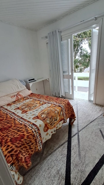 Sobrado com 03 dormitórios sendo 01 suíte, com garagem para 03 carros: 7ª foto da galeria de imagens do imóvel