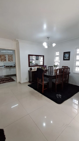 Sobrado com 03 dormitórios sendo 01 suíte, com garagem para 03 carros: 4ª foto da galeria de imagens do imóvel